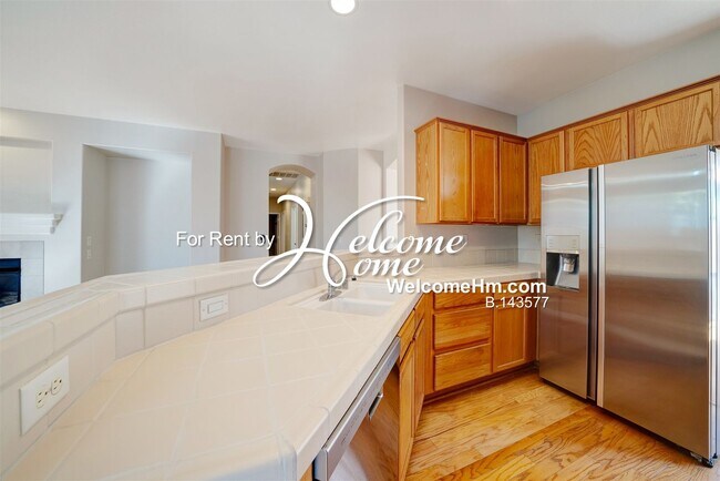 Building Photo - Beautiful Single Story Home In Double Diam...