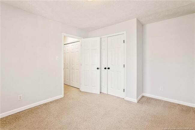Building Photo - 300 Bubble Creek Ct