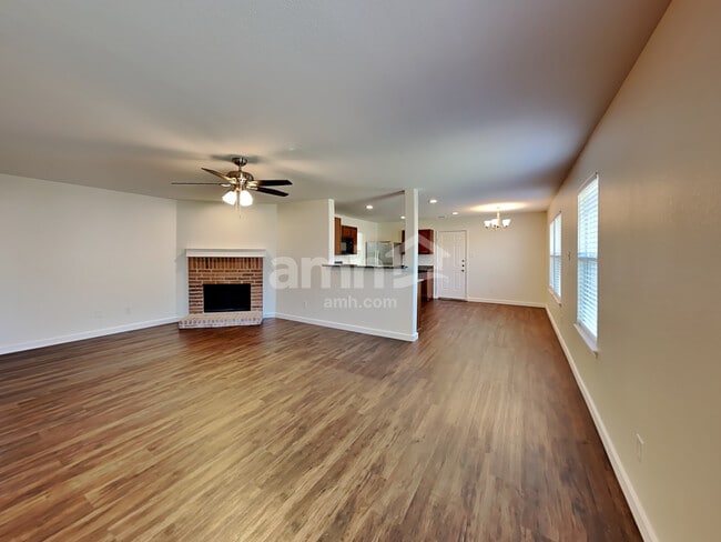 Building Photo - 803 Windflower Dr