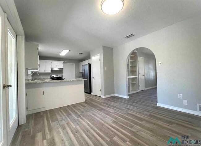 Building Photo - 3705 Tom Watson Dr
