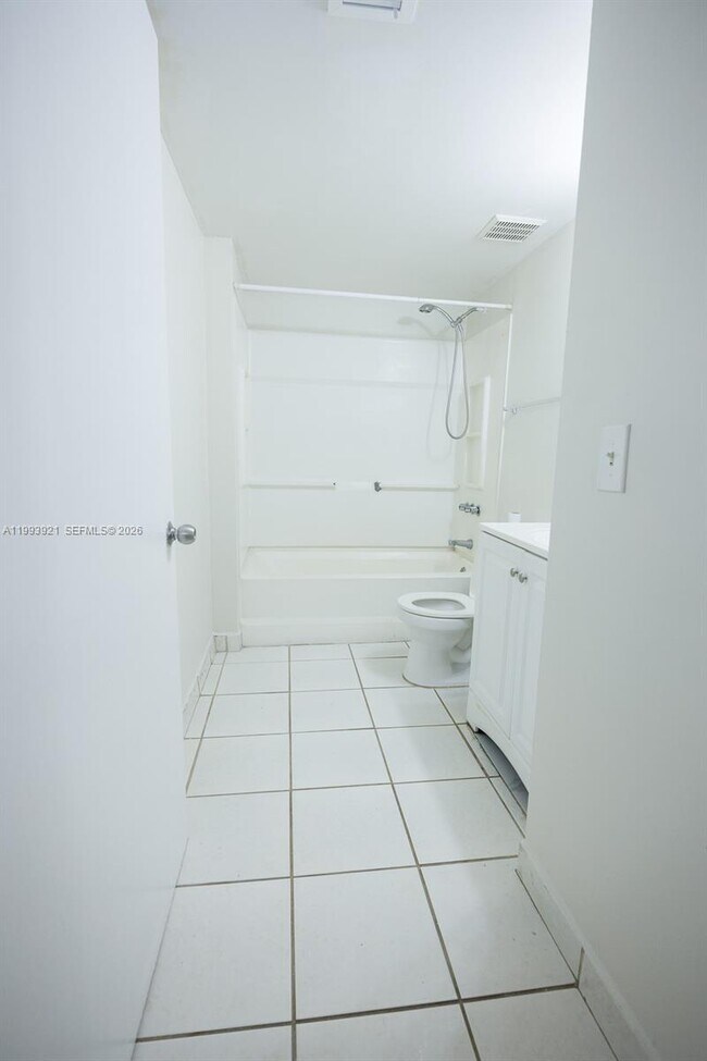 Building Photo - 14920 SW 82nd Ln