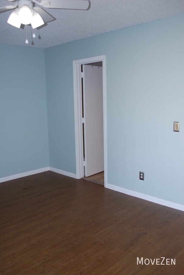 Building Photo - 1801 Canal Dr