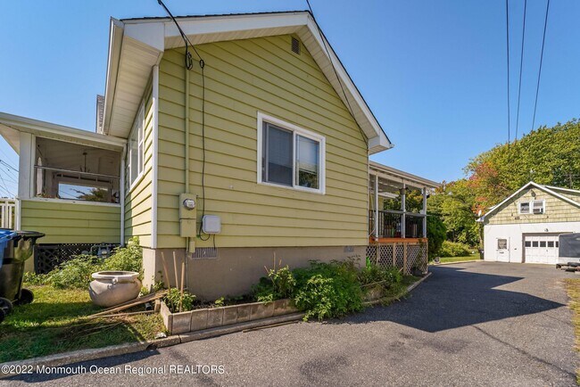Building Photo - 23 Briarcliff Pl