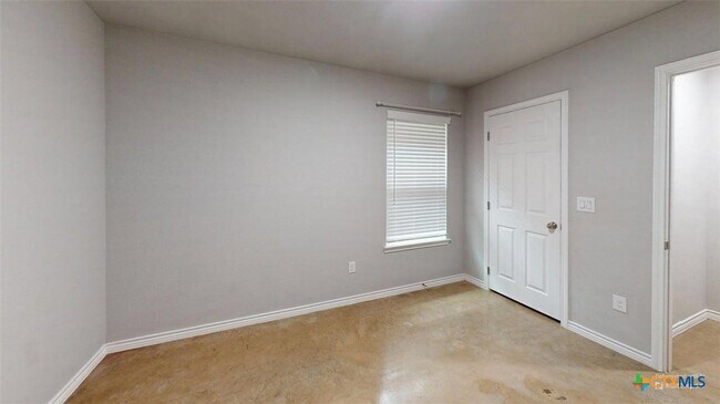 Building Photo - 1204 N 8th St