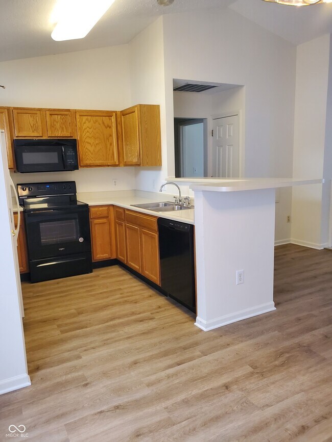 Building Photo - 4950 Potomac Square Way