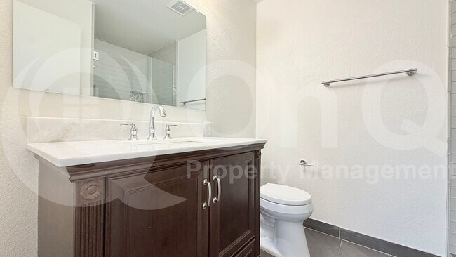 Building Photo - 11666 N 28th Dr