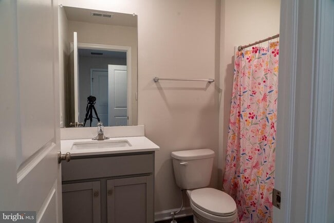 Building Photo - 57 Arlotta St