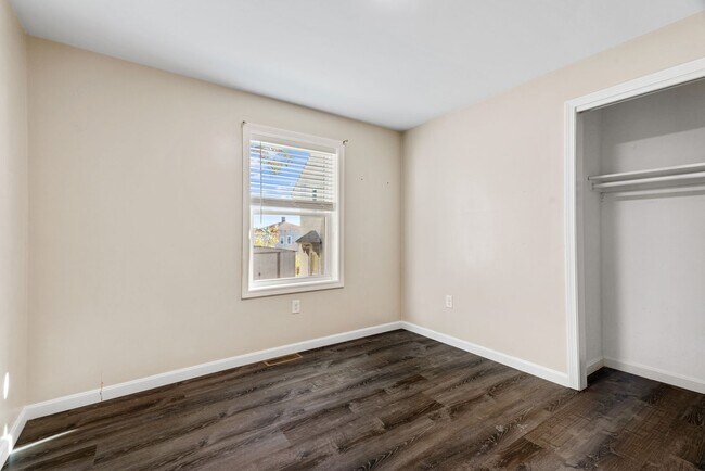 Building Photo - 3 1/2 Baltimore Street