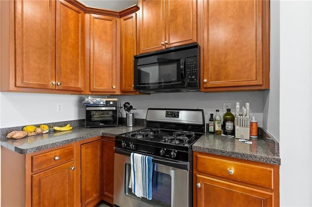 Building Photo - 293 Jordan St SE