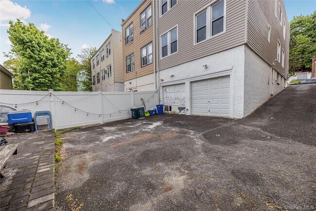 Building Photo - 151 Burhans Ave