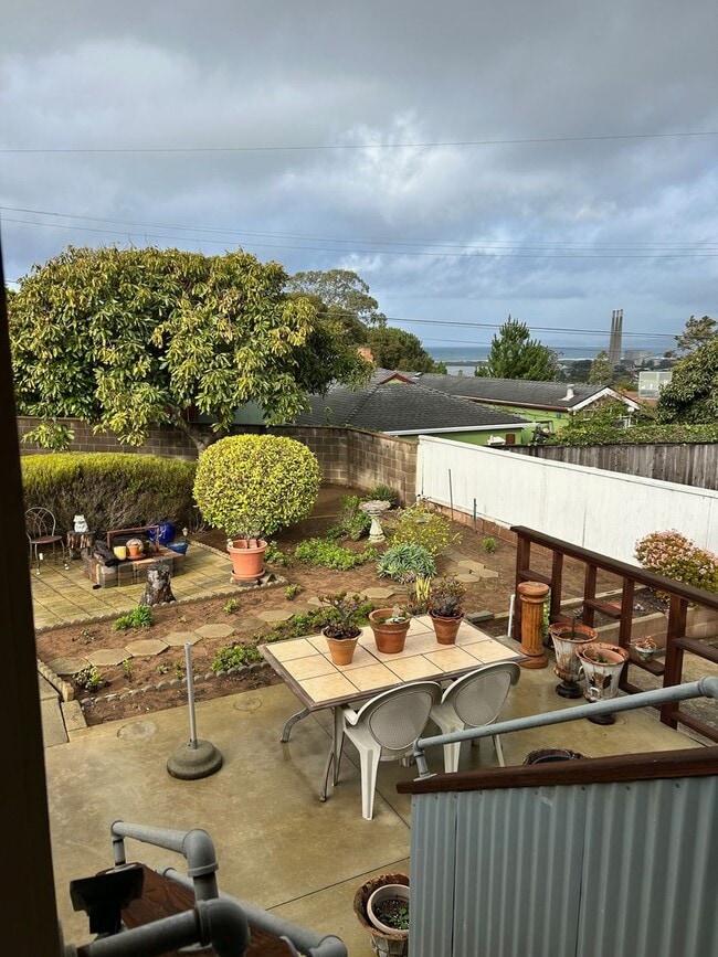 Building Photo - Charming Morro Bay Heights Home with Ocean Views