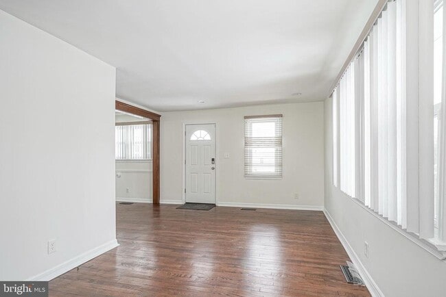 Building Photo - 20 Landing Rd