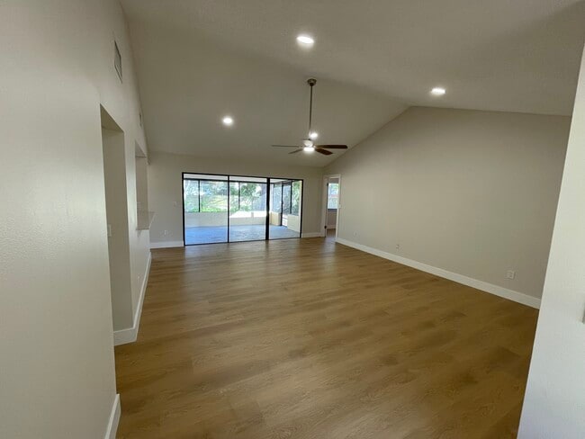 Building Photo - 5010 Pennsbury Dr