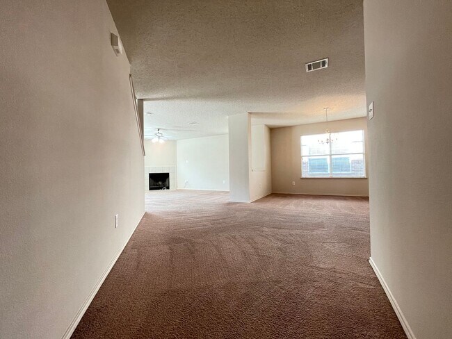 Building Photo - Keller ISD-5 BED, 4 BATH-AMAZING PRICE!