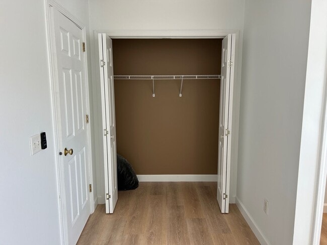 Building Photo - Candler - Recently Renovated Apt Ready for Occupancy!