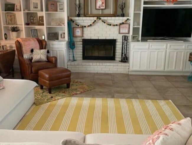 Building Photo - Great home in Lemoore Coming Soon Early No...