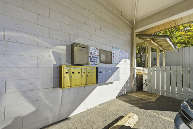 Building Photo - Kihei Manor