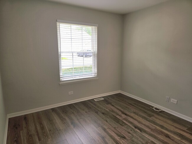 Building Photo - 349 Newgate Ct