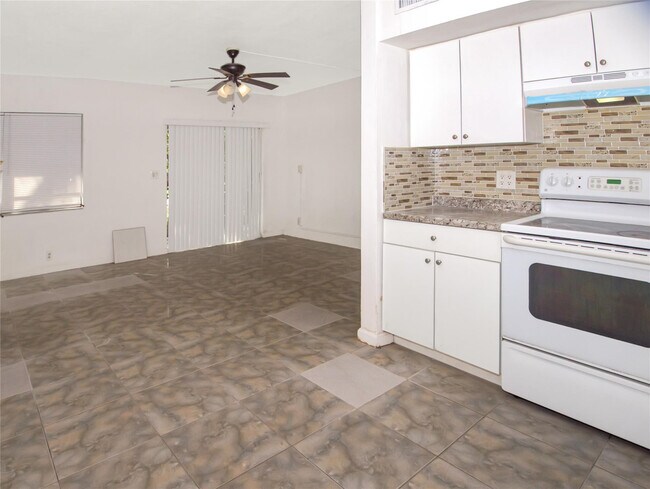 Building Photo - 2361 NE 10th St