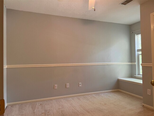 Building Photo - 147 N Willow Point Cir