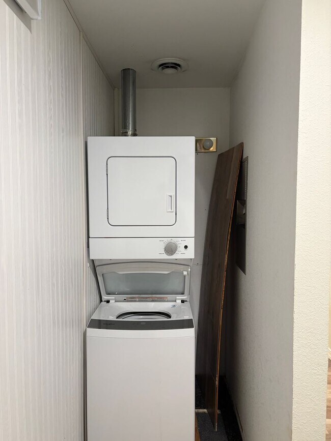 Building Photo - Premier RE Holdings of Monticello