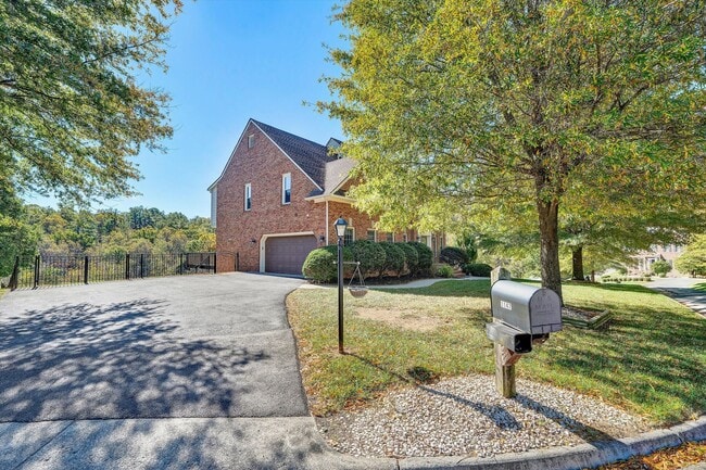 Building Photo - 1147 Belcroft Court