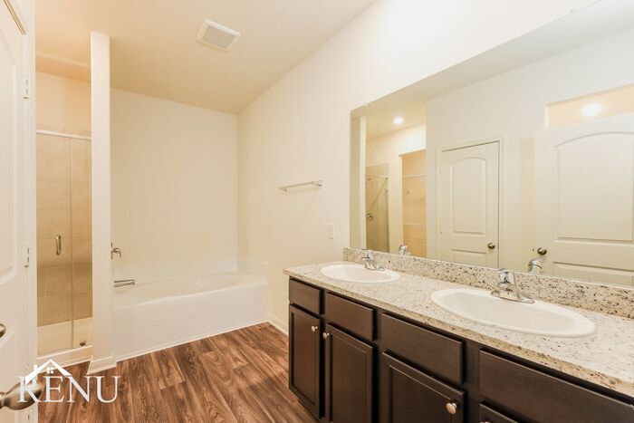 Building Photo - 3034 Citron Garden