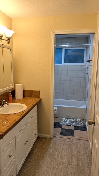 Building Photo - 17801 Stone Ave N