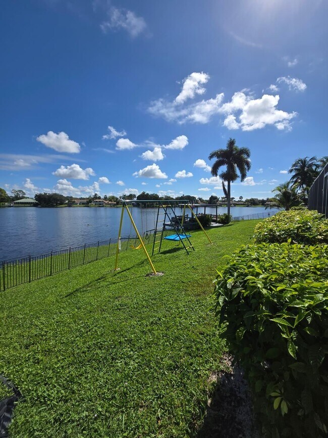 Building Photo - 13646 Callington Dr