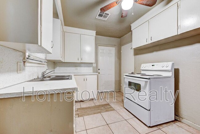 Building Photo - 410 E Steed Dr