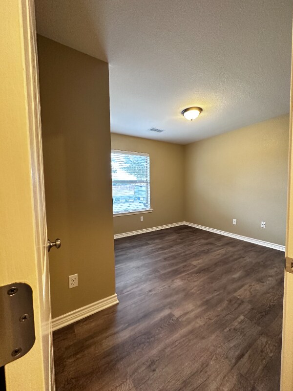 Building Photo - 5111 Graceland Dr