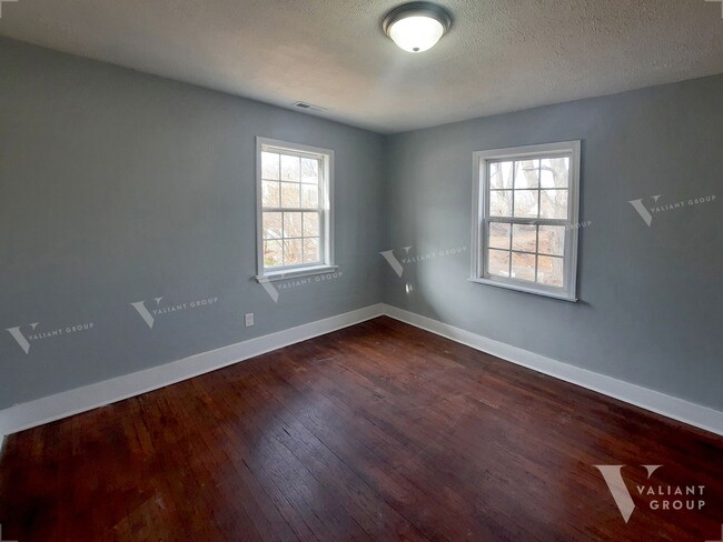 Building Photo - Cozy 2 Bedroom, 1 Bathroom Home in the Woodland Heights neighborhood