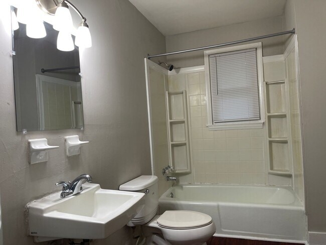 Building Photo - N Valor Drive 1633
