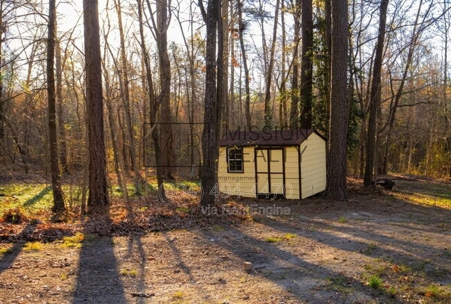 Building Photo - 12421 Perrywinkle Rd