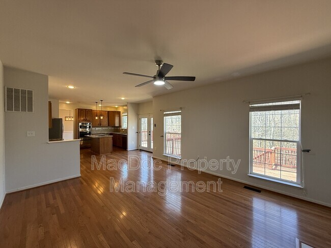 Building Photo - 14 Heatherbrook Ln