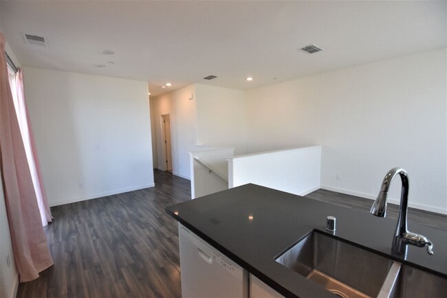 Building Photo - 3998 E Commerce Way