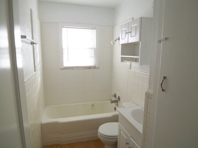 Building Photo - 4607 32nd St