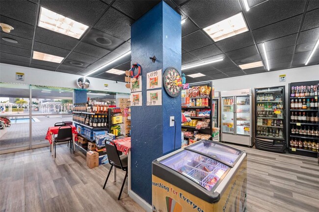 Building Photo - 18081 Biscayne Blvd