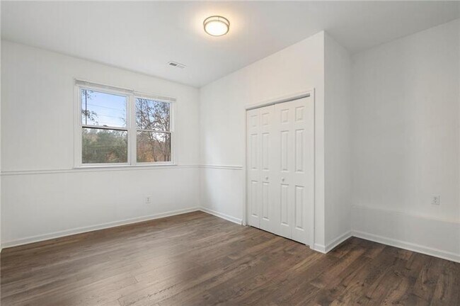 Building Photo - 3142 Chamblee Gap Rd