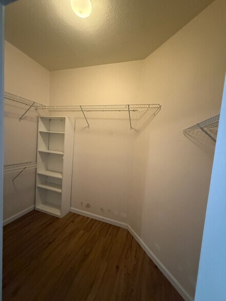 Walk in Closet - 4802 51st St W