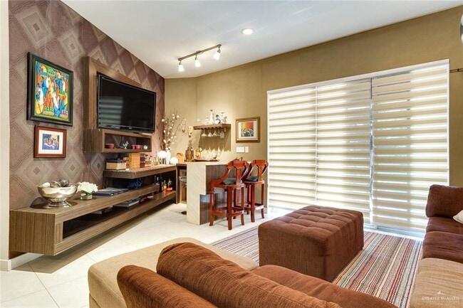 Building Photo - 15 N 43rd St