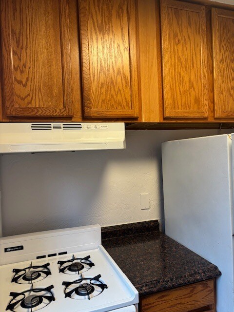 Building Photo - 5519 5th Ave