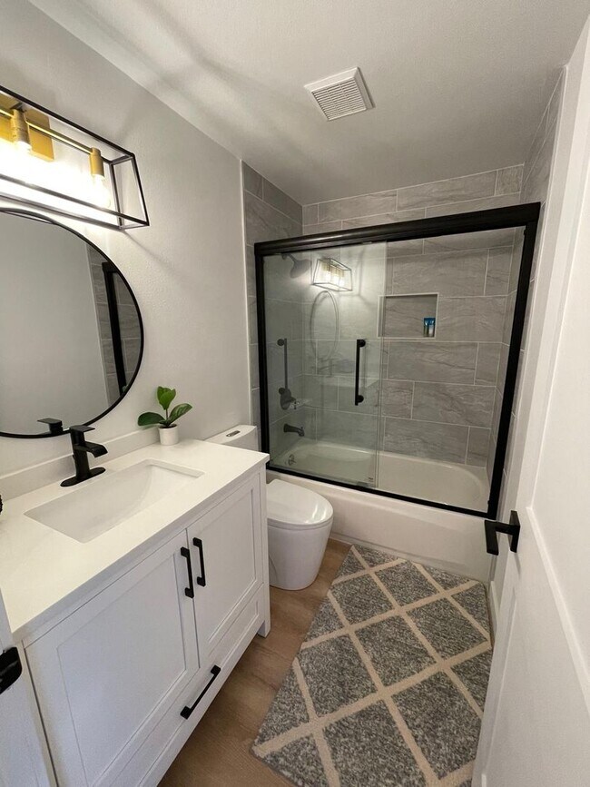 Building Photo - 13540 NE 190th Pl