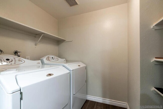 Building Photo - 12007 Alta Carmel Ct