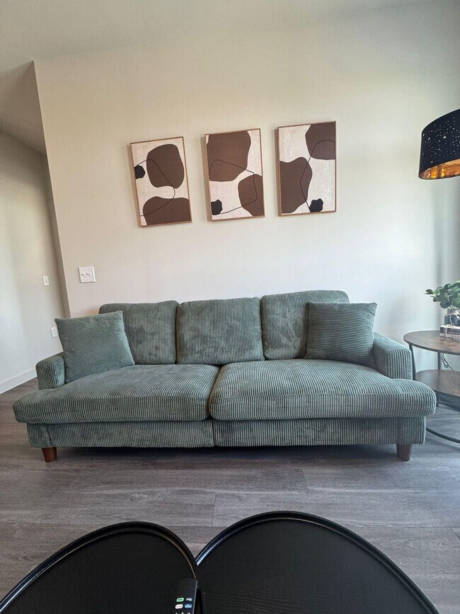 Building Photo - 5820 1/2 Cameron Road-SI FL4-ID1303396P