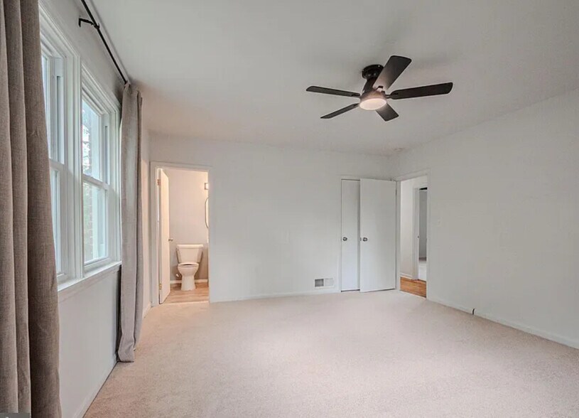 Master Bedroom - 409 S Lynn Dr