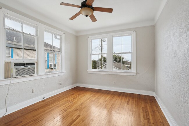 Building Photo - 3400 Louisiana Ave Pkwy