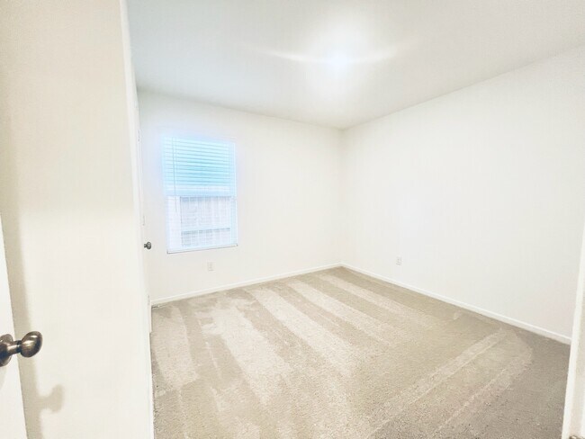 Building Photo - 3090 Mallorca Dr