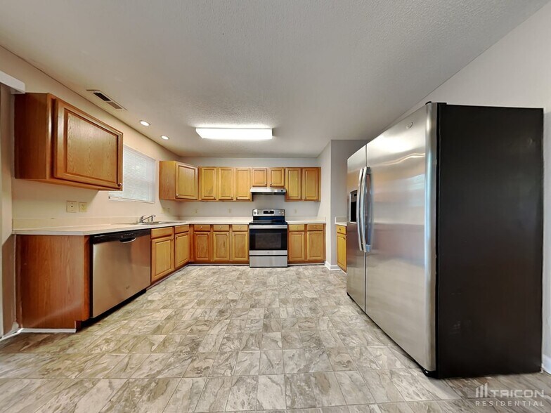 Building Photo - 124 Devonport Dr