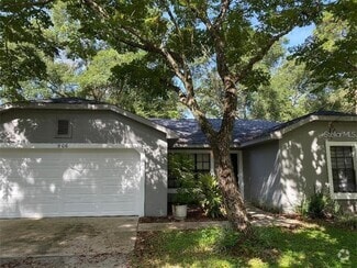 Building Photo - 906 E Timberland Trail